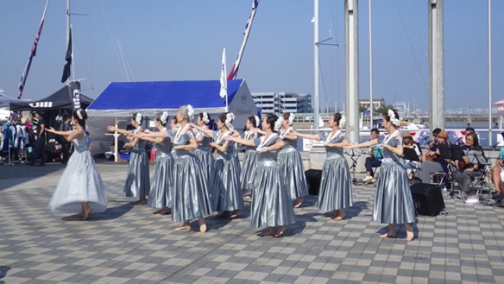 Yokohama Bayside Marina: tancosok
