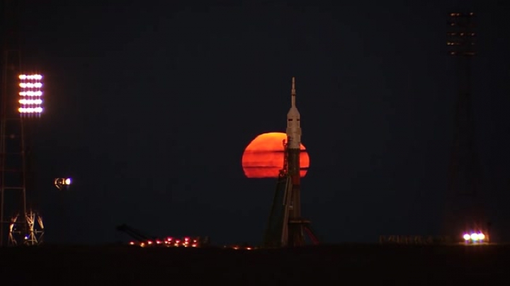 Szuperhold Baikonur felett