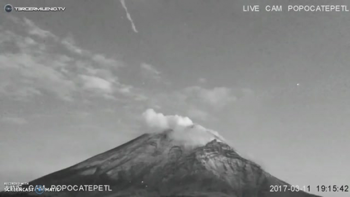 Fényhajó repült ki a Popocacatepetl vulkán belsejéből