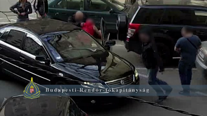 Ismét hamis BKK-jegyekkel és bérletekkel bukott le