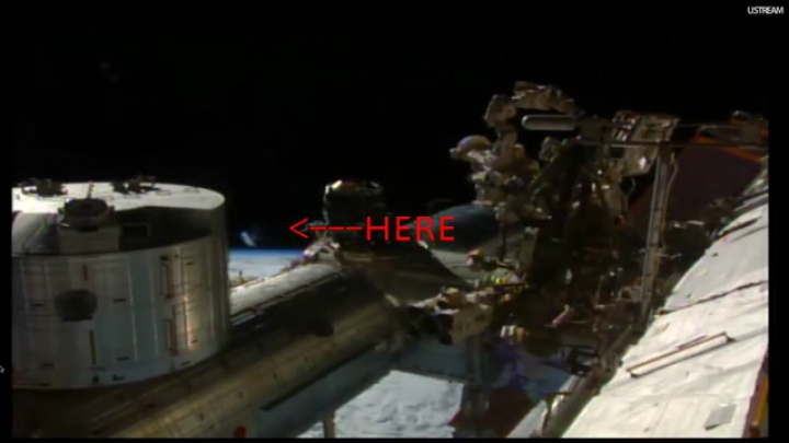 Újabb UFO bukkant fent az ISS űrállomás mellett