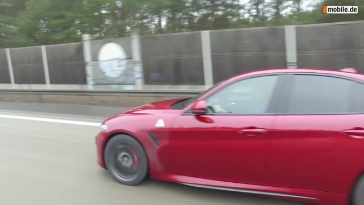 Teszt: Alfa Romeo Giulia QV (2016-)