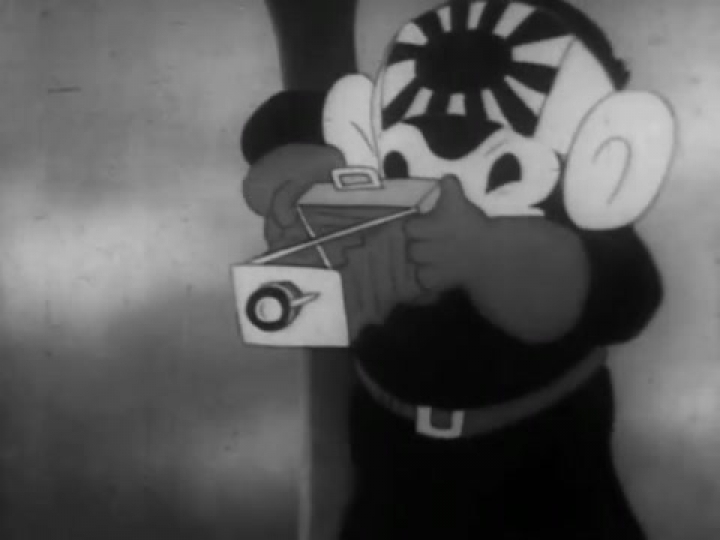 Momotarou no Umiwashi (1943)