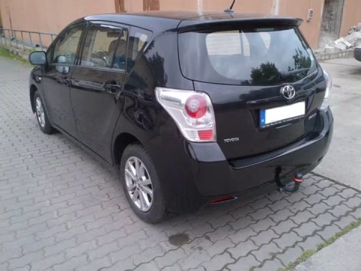 Műanyag hegesztés és lökhárító fényezés Mű-Hege Kft.: Toyota Verso