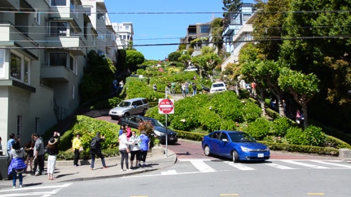 USA, San Francisco: Lombard Street