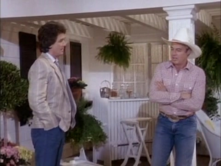 Dallas - 247. rész, Háború és béke