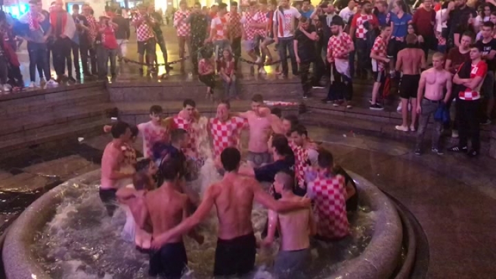 Szökőkútban fürdenek a horvátok Zágráb főterén a vb-döntőbe jutás után