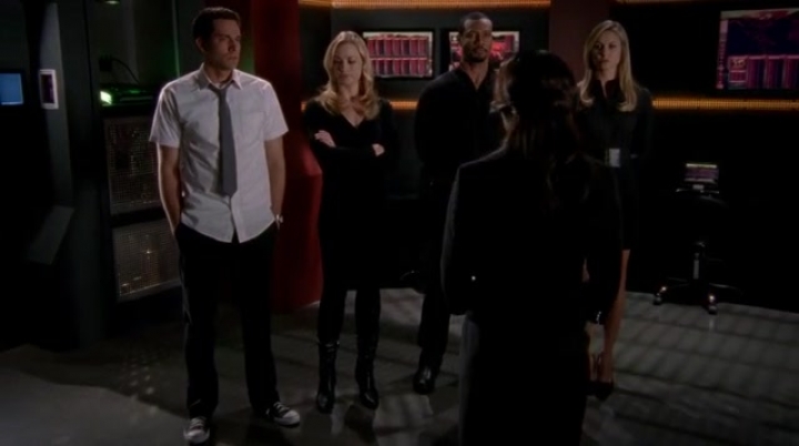 Chucks04e18