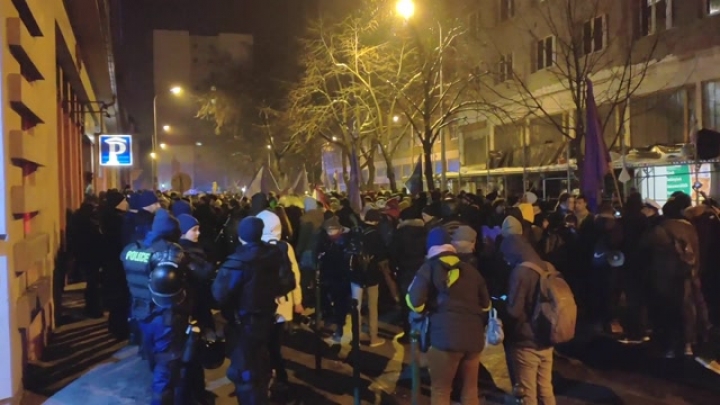 Tüntetők a Polgár utcában
