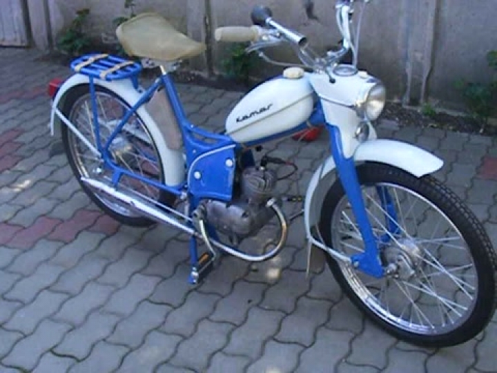 Komár mr 232