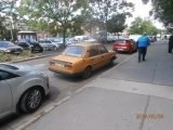 A 72-s lottózó előtt parkolt egy ilyen színű Skoda