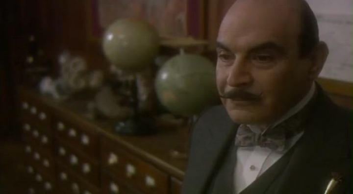 Poirot  - Macska a galambok között
