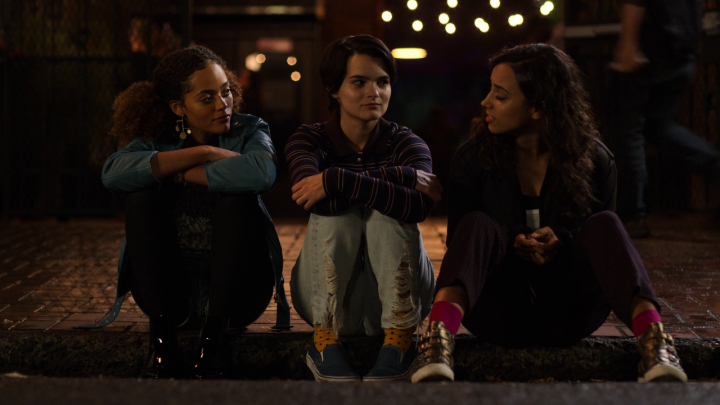 Trinkets.s01e02