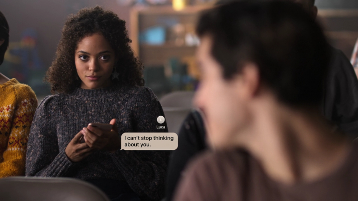 Trinkets.s01e09