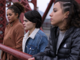Trinkets.s01e10