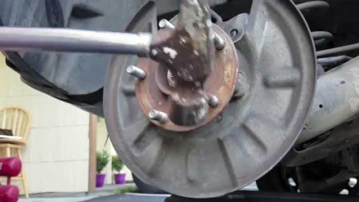 Kerék csapágy csere : Suzuki SX4