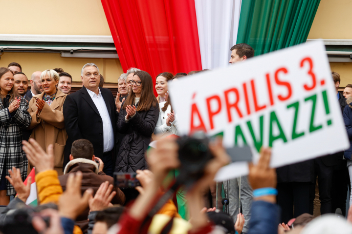 „Amióta Fidesz van, én fideszes vagyok” – A kampányzárón jártunk