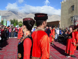 Tashkurgan: tádzsik néptáncosok