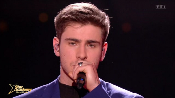 SA11P12 JULIEN  chante Si seulement je pouvais lui manquer