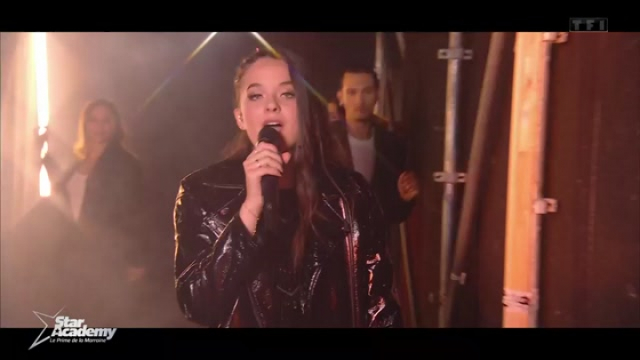 SA12P5 JULIE LE CHANTEUR....