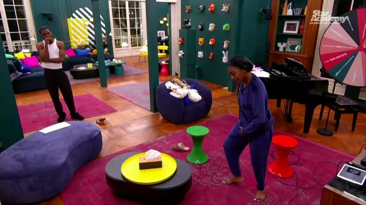 SA12 Quand ebony et marine coachent Franck en danse 12janv23h.mp4