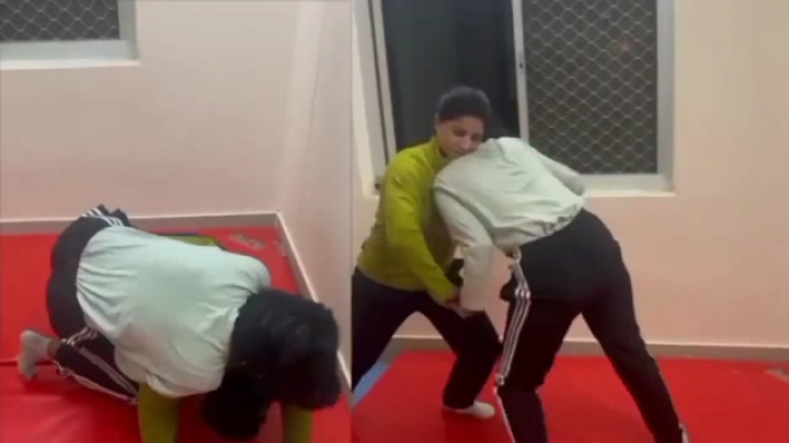 garima vs anika submission fight