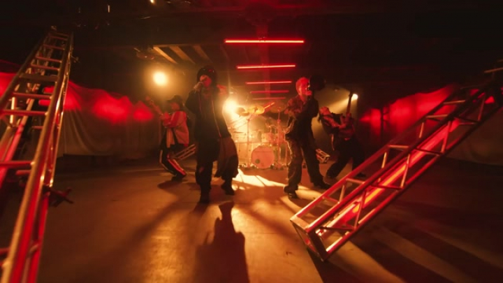 THE ORAL CIGARETTES - DUNK ft. Masato from coldrain MV