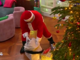 sa13 papy noel depose ses cadeaux 25dec2025
